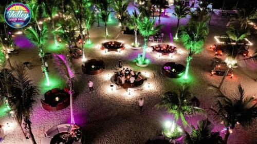 Hotel The Paradise H? Long