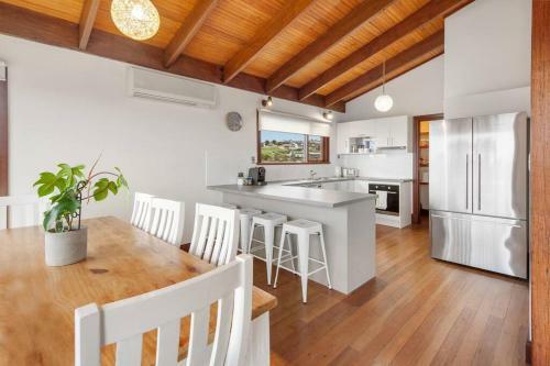 New Iluka Encounter Bay 4 Bdrms Ocean Views Wifi