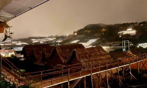 Lodge M�i L� Home & Cafe