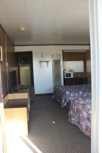 Windmill Motel