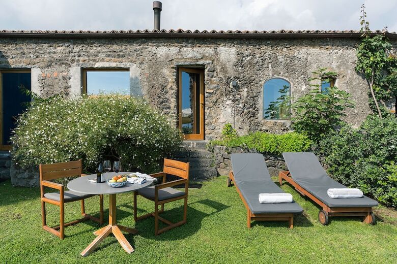 Agroturismo Monaci Delle Terre Nere