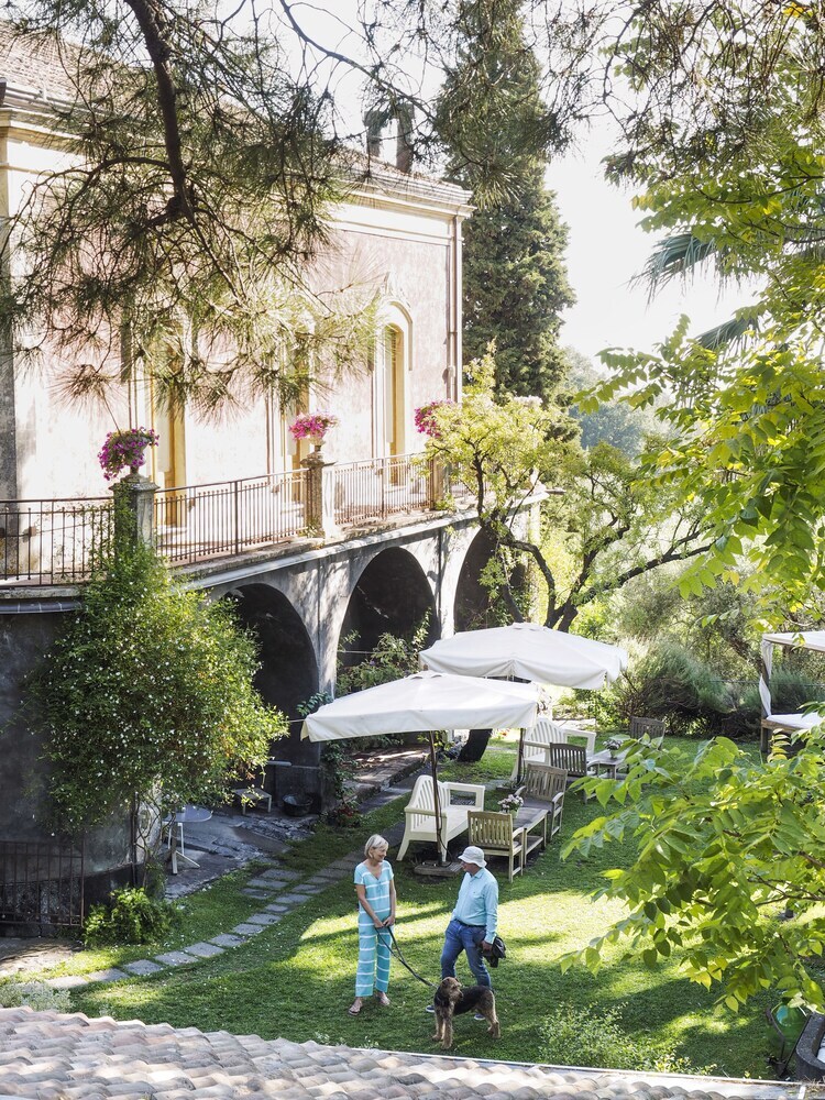 Agroturismo Monaci Delle Terre Nere