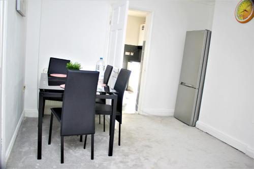 Fran's Property Solutions Spacious 5bedrooms Aylesbury