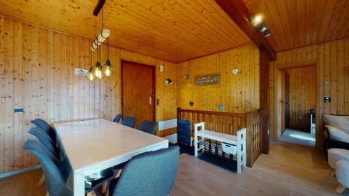 Charming Chalet With A Splendid View Of The Valais Mountains