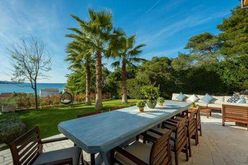 Beautiful Villa Barotul