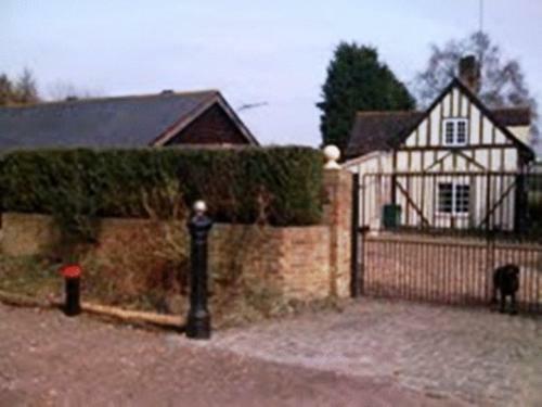 Hostal Woodland Lodge