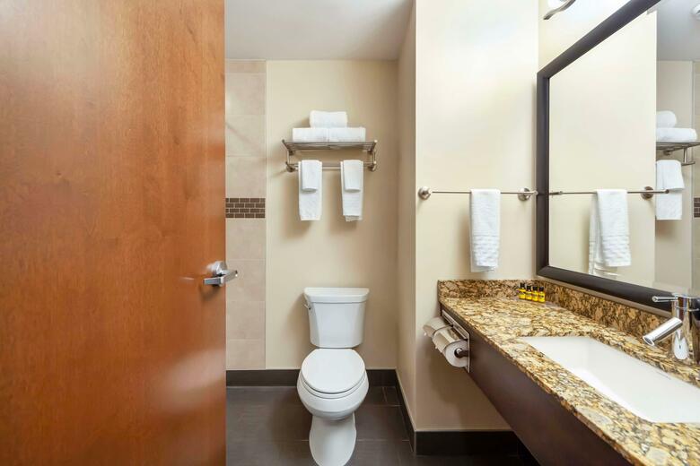 Best Western Plus Peace River Hotel & Suites