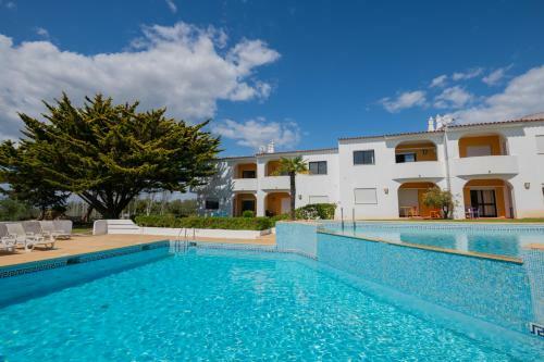 Agradavel Apartamento T1 Em Condominio Com Piscina
