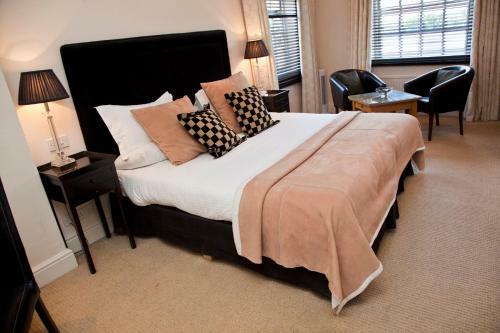 Rowton Hall Hotel And Spa