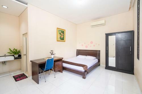 Hotel Umah Santi Depok