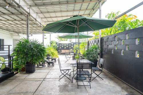 Hotel Umah Santi Depok