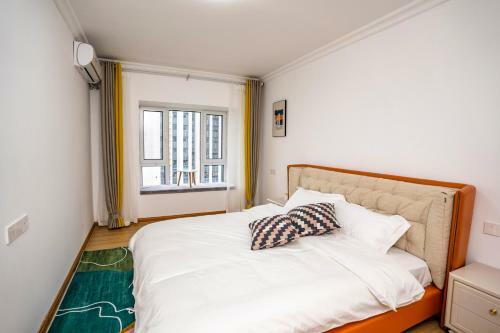 Locals Apartment House 01