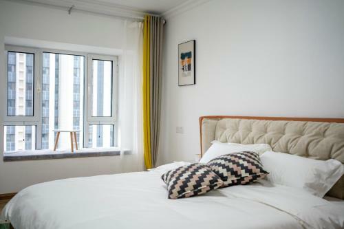 Locals Apartment House 01