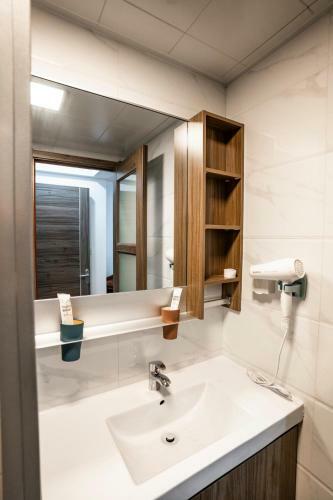 Locals Apartment House 01