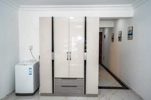 Locals Apartment House 13
