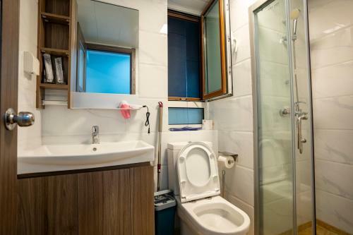 Locals Apartment Inn 07