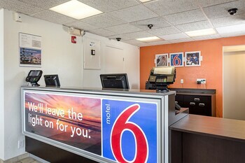 Motel 6 Baton Rouge East