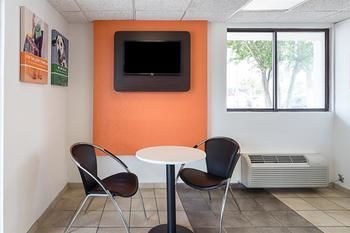 Motel 6 Baton Rouge East