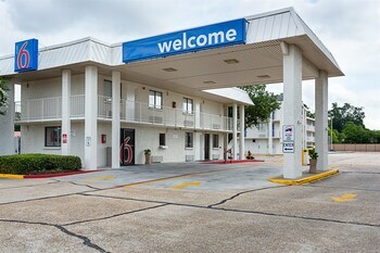 Motel 6 Baton Rouge East