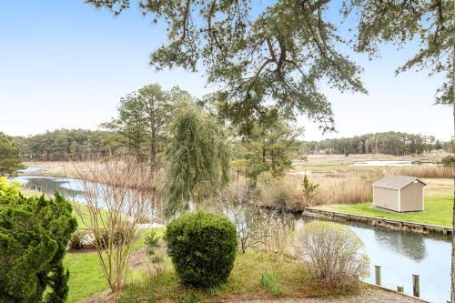 Salt Pond - 420 Canal Way East