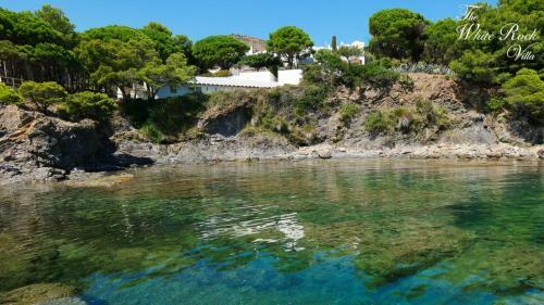 White Rock Villa With Breathtaking Views And Pool