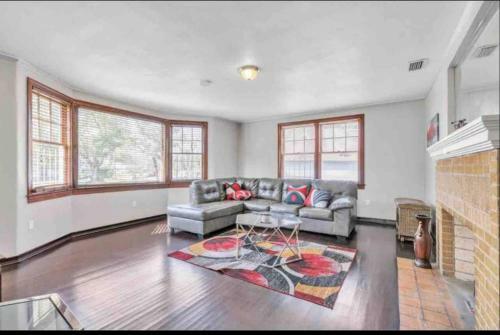 Hostal Comfy Pet Friendly Home In Jacksonville Mins To Downtown?s