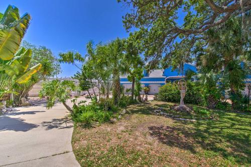 Step-free Waterfront Villa Gas Grill And Patio