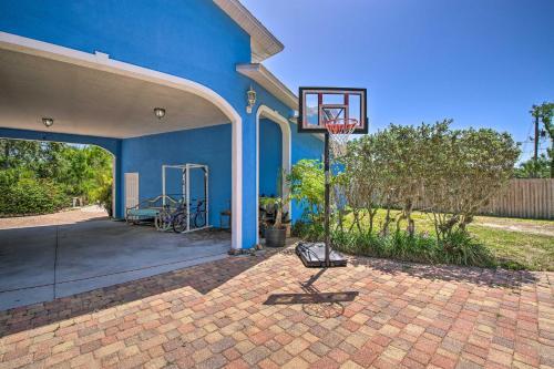 Step-free Waterfront Villa Gas Grill And Patio