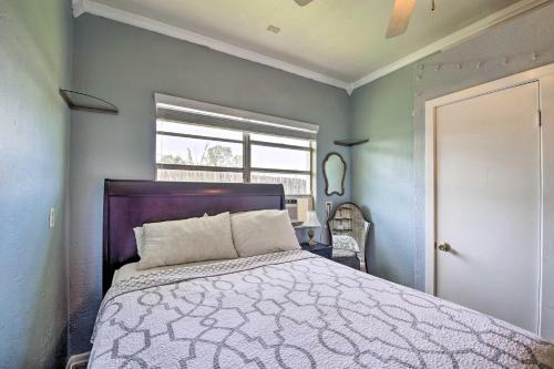 Step-free Waterfront Villa Gas Grill And Patio