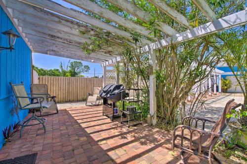 Step-free Waterfront Villa Gas Grill And Patio