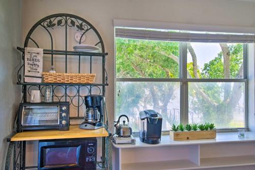 Tropical Villa Screened Porch And Water View!