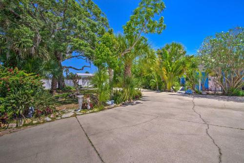 Waterfront Villa With Deck And Dolphin Watching!