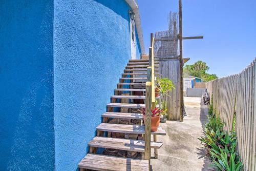Waterfront Villa With Deck And Dolphin Watching!