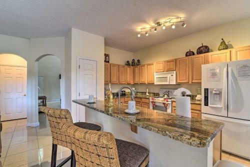 Family Home With Private Pool, 9 Mi To Disney!