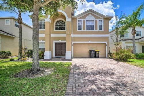 Family Home With Private Pool, 9 Mi To Disney!