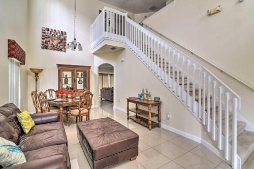 Family Home With Private Pool, 9 Mi To Disney!