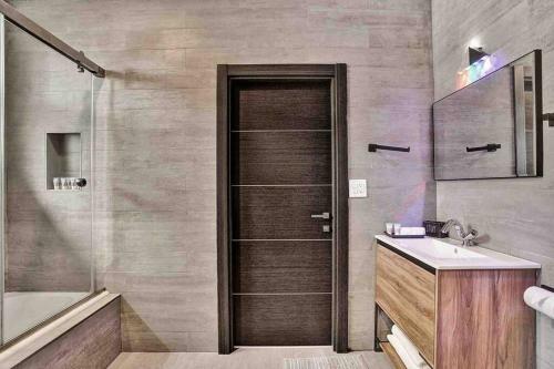 Villa Luna- Designer Home With Heated Pool Must!