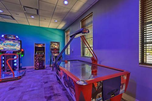 Luxe Orlando And Disney Resort Escape Pool, Game Room