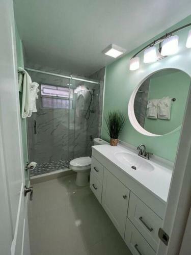 Nice Modern Homenear Aiport, Winwood & Downtown