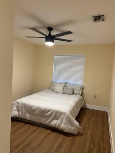 Nice Modern Homenear Aiport, Winwood & Downtown