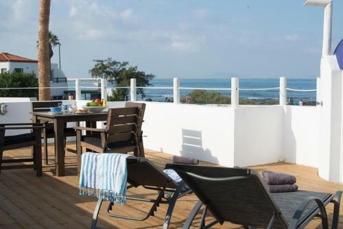 Villa 1-bedroom Oasis Just Metres From The Sandy Beach