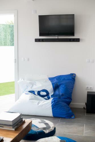 Villa 1-bedroom Oasis Just Metres From The Sandy Beach