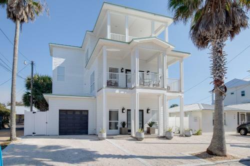 114 E Lakeshore Dr - The Sandcastle By Blue Swell
