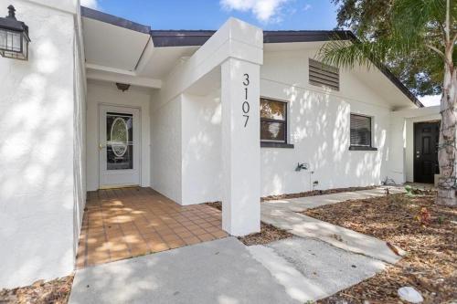 Cozy Zen Style, Beautiful, Newly Remodel 3-bedroom