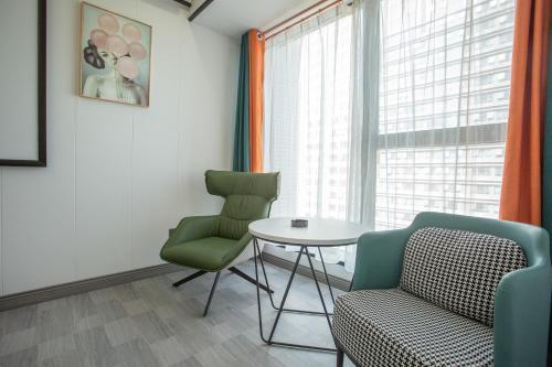 Locals Apartment House 01