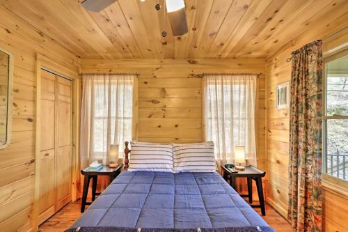 Peaceful Ellijay Cabin With Grill And Mtn Views!