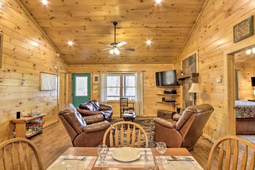 Peaceful Ellijay Cabin With Grill And Mtn Views!