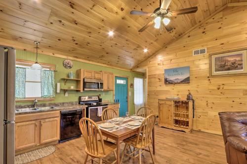Peaceful Ellijay Cabin With Grill And Mtn Views!