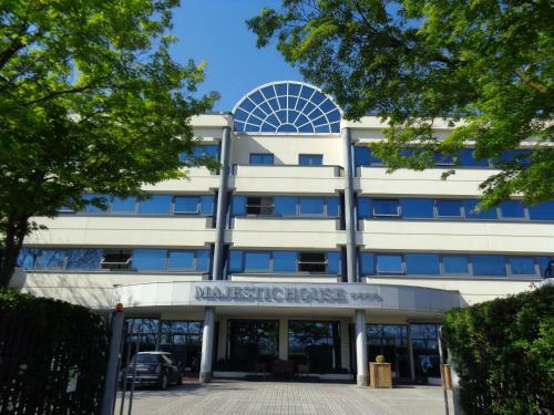 Hotel Majestichouse Conference & Restaurant