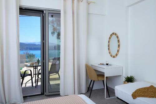 Apartamento Almyra Seafront Residence